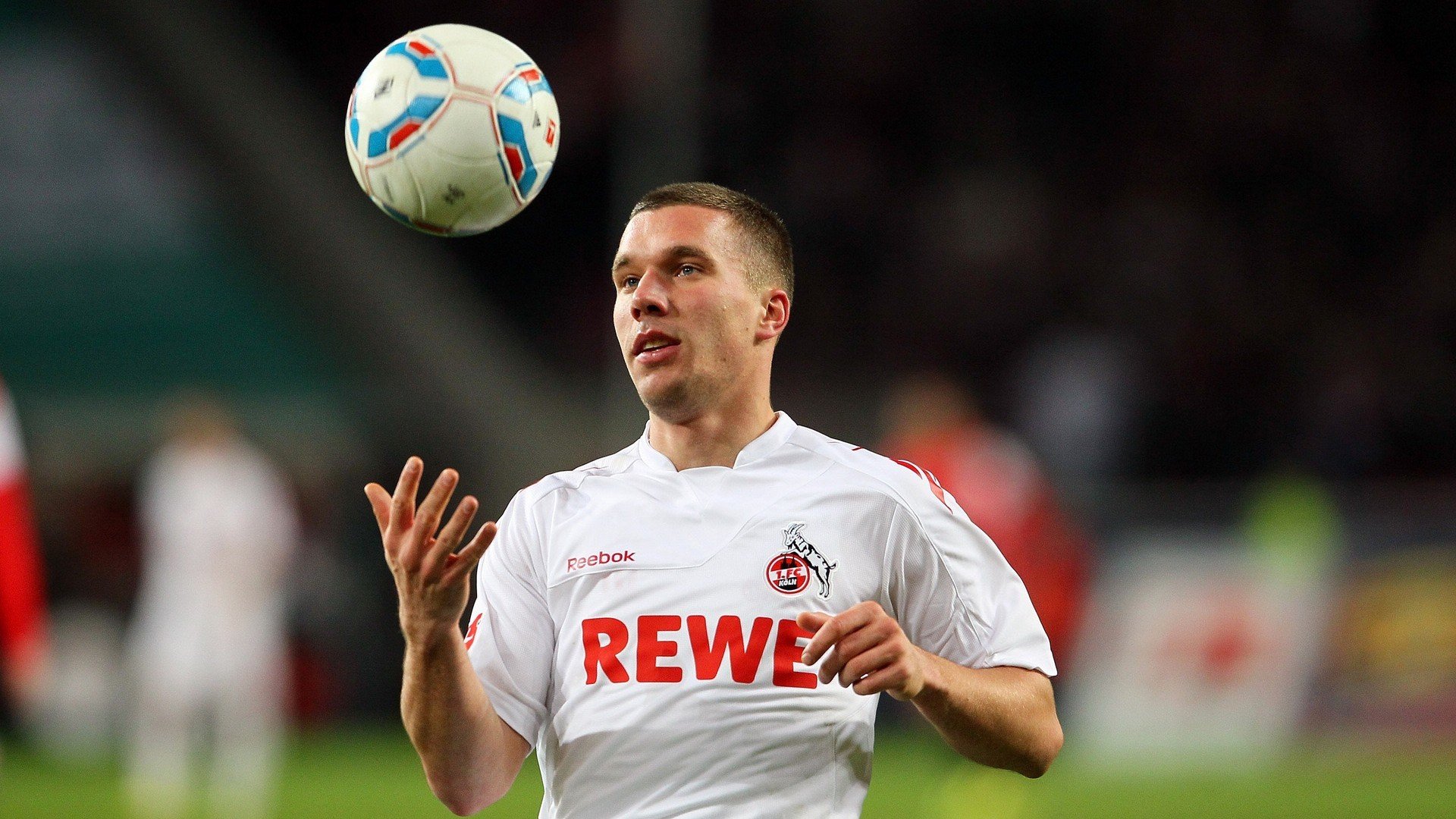 足球评论分析:专家深度解读足球赛事,足球评术语