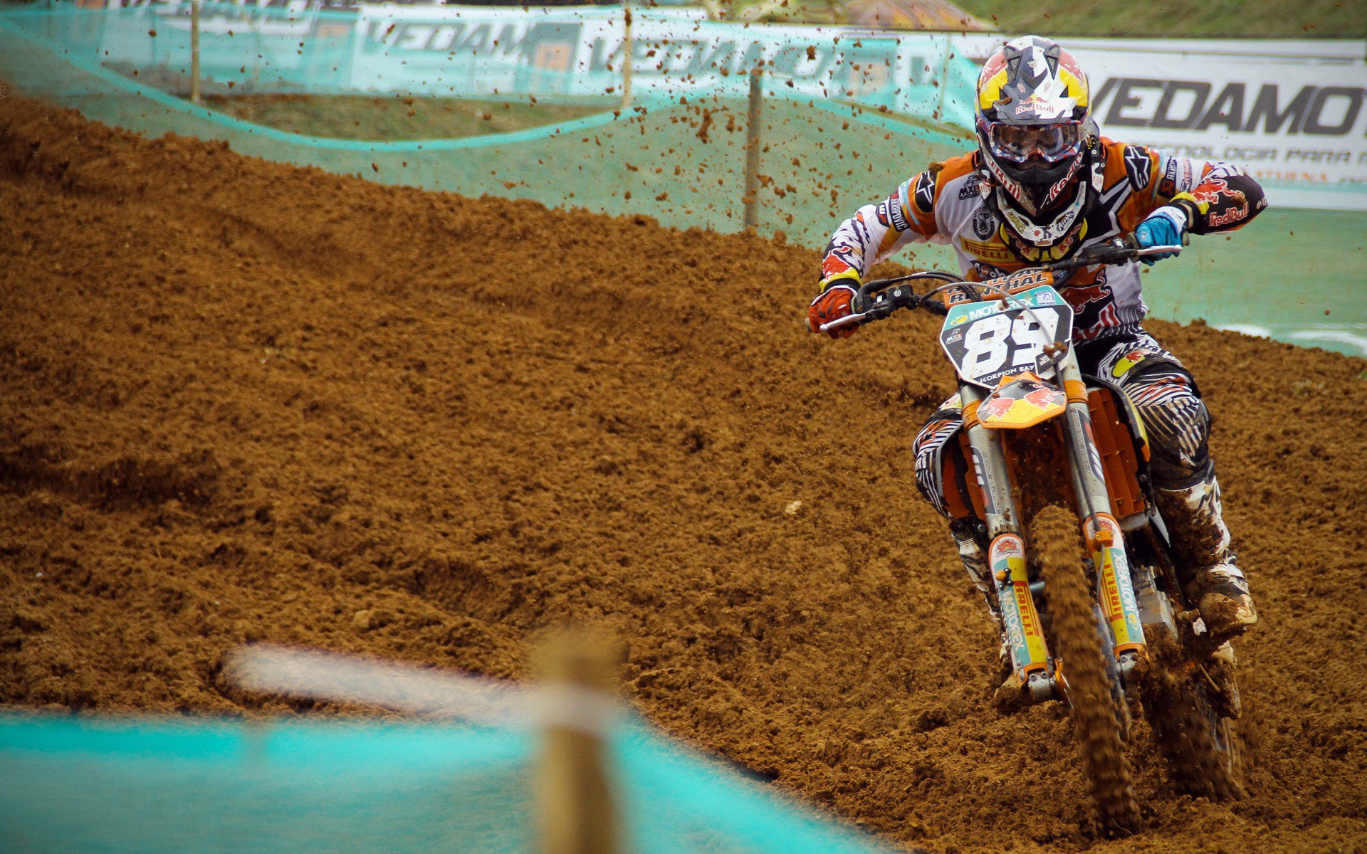 17岁锋线天才受豪门追捧,谁将抢下这颗耀眼新星?